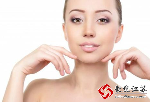 人为什么会长皱纹？如何科学预防皱纹？(人为什么会长皱纹?如何科学预防皱纹的方法)-第1张图片-鲸幼网